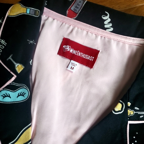 WINE ENTHUSIAST Pajama- Size M (NWOT) - Picture 8 of 9